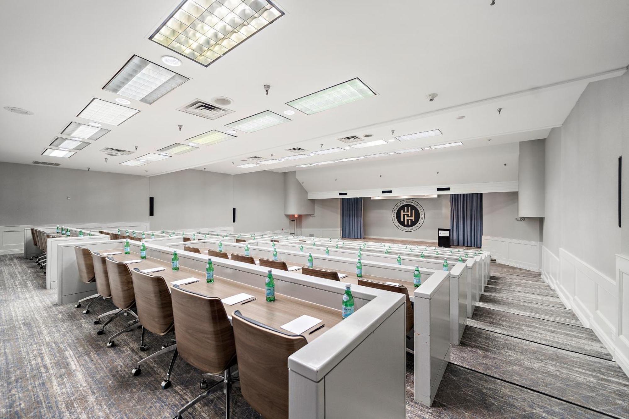 Hilton College Station & Conference Center Hotel Buitenkant foto
