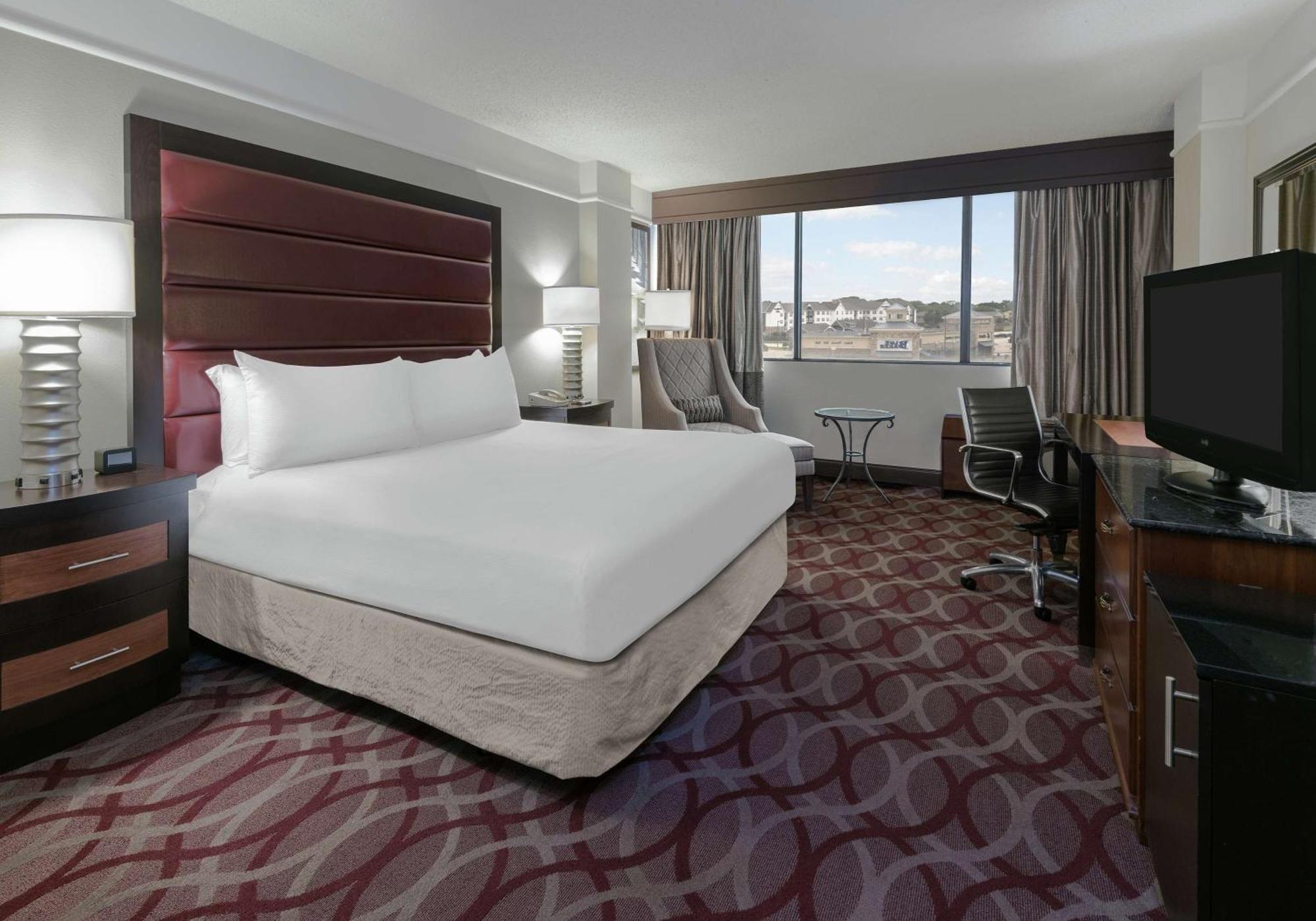 Hilton College Station & Conference Center Hotel Buitenkant foto