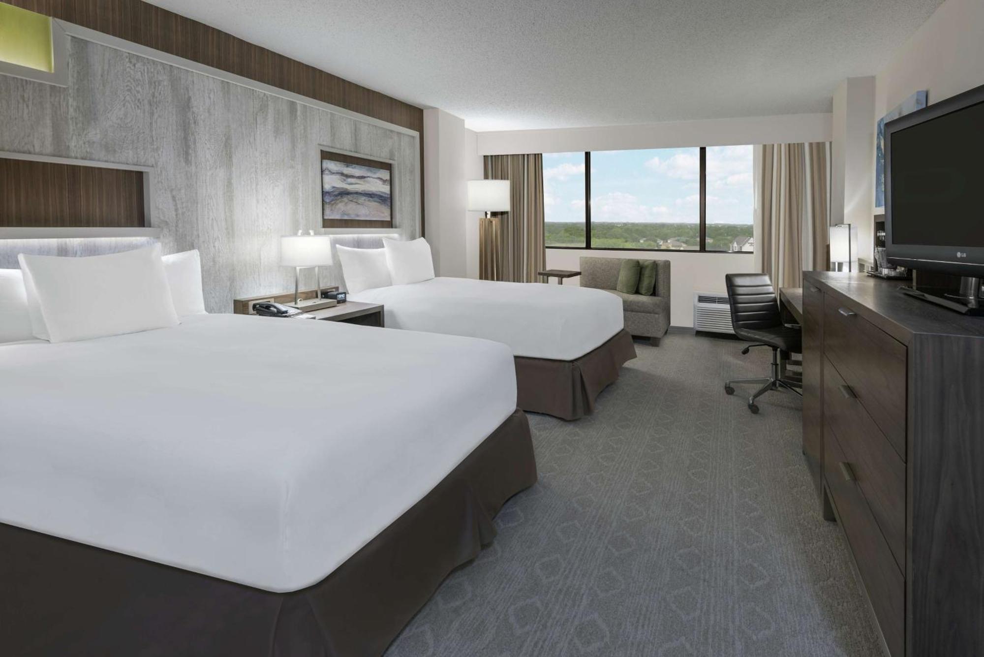 Hilton College Station & Conference Center Hotel Buitenkant foto