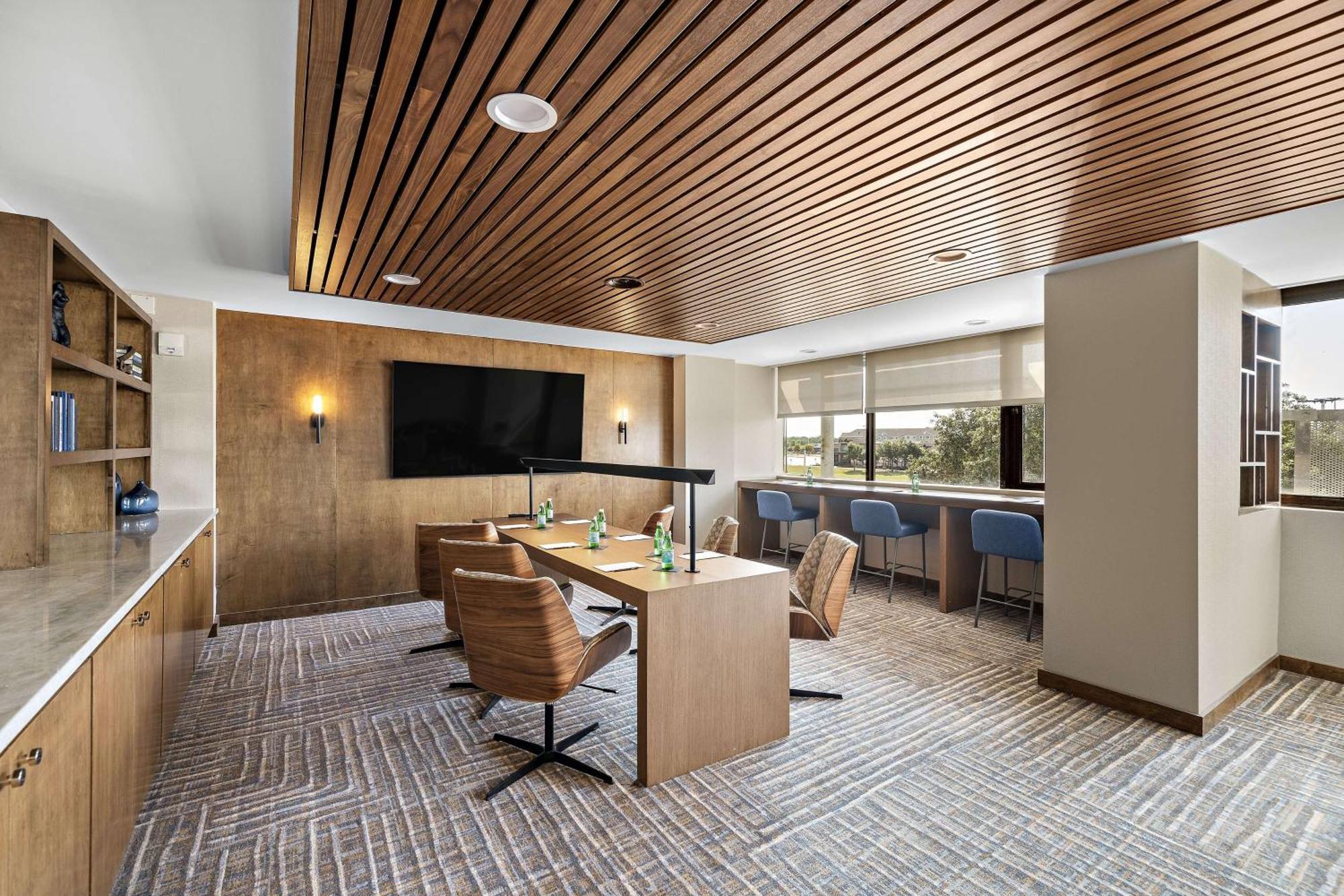 Hilton College Station & Conference Center Hotel Buitenkant foto