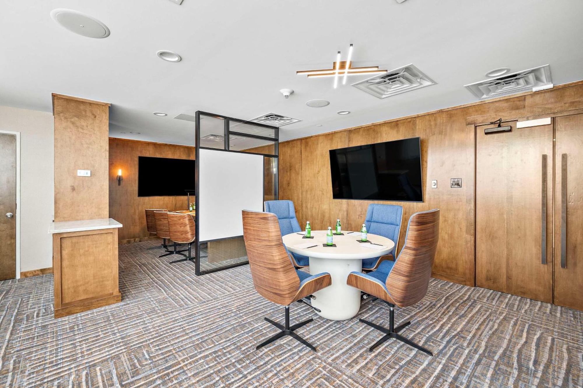 Hilton College Station & Conference Center Hotel Buitenkant foto